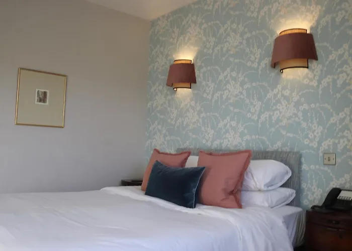 Explore Budget-Friendly Accommodations with Our Guide to Cheap Hotels in Lincoln