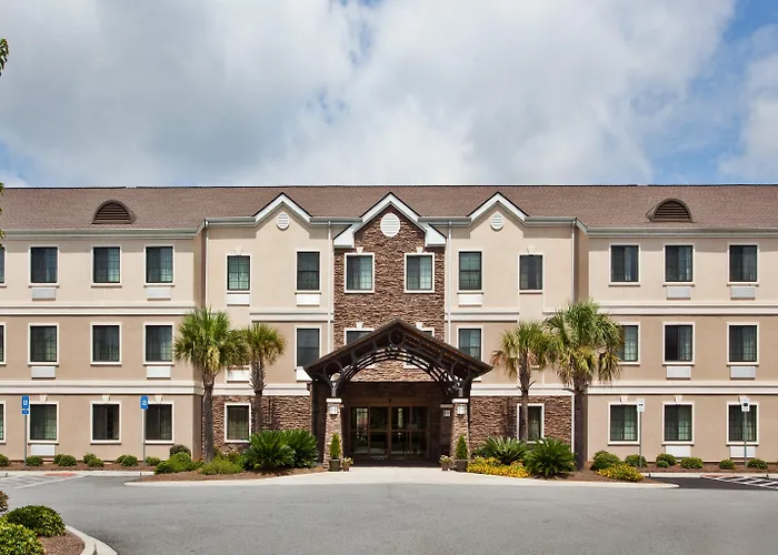 Best Accommodations near Savannah Airport - Top Hotel Options