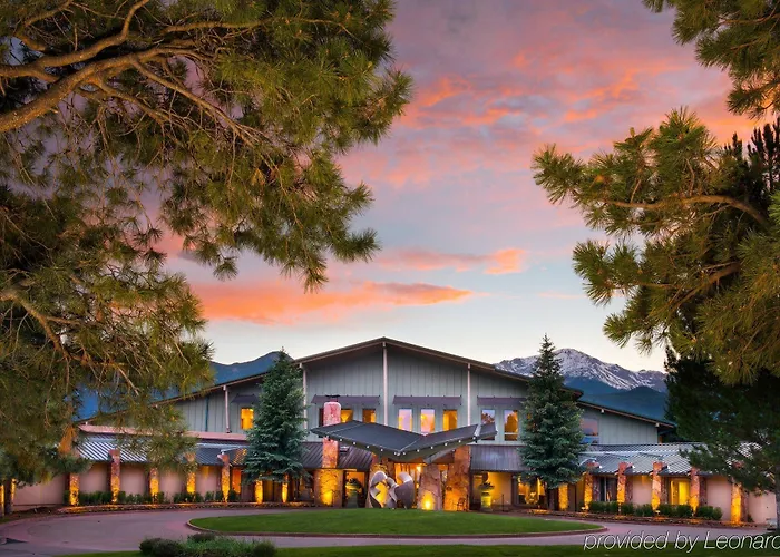 Discover the Best Monthly Hotels in Colorado Springs for Your Extended Stay