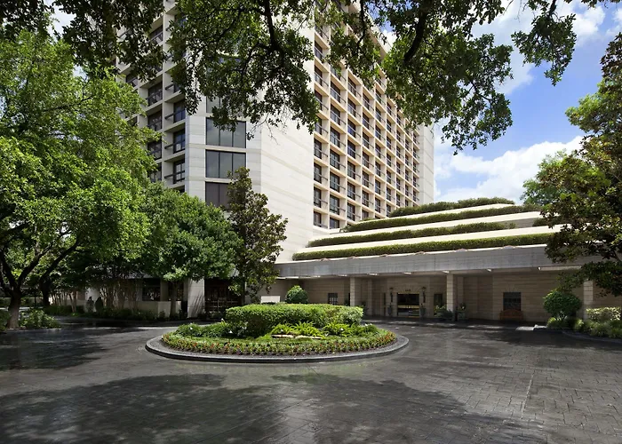 Discover the Best Accommodations Near Post Oak Houston